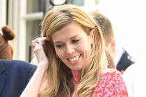 Bất ngờ thân thế bạn gái tài sắc của tân Thủ tướng Anh