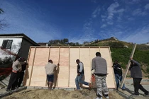 Hình ảnh di dân Haiti xây nhà ở vùng biên giới Mỹ-Mexico