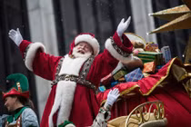 Bất ngờ diện mạo của ông già Noel trên khắp thế giới