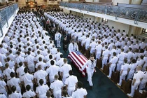 Xúc động lễ an táng Thượng nghị sĩ John McCain