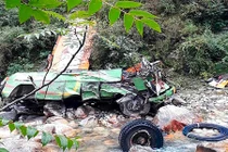 Tai nạn xe buýt kinh hoàng ở Ấn Độ, 44 người thiệt mạng