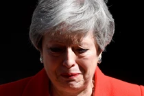 Cựu Thủ tướng Anh Theresa May từng khốn khổ ra sao vì Brexit?