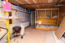 Kinh hoàng nơi cha giam con gái làm nô lệ tình dục 24 năm