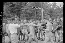 Ảnh hiếm những bài tập khắc nghiệt tại trường hải quân George H.W. Bush từng theo học