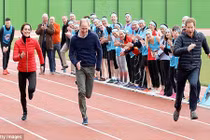 10 khoảnh khắc ấn tượng nhất của Hoàng gia Anh năm 2017