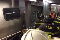 Hiện trường tàu hỏa trật bánh ở Mỹ, 103 người bị thương