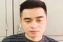 Cảnh sát đột kích sới bạc trong căn nhà hoang