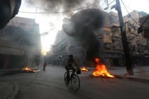 Cảnh quân đội Syria giao tranh ác liệt phe nổi dậy tại Aleppo