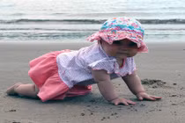 Nhói lòng thi thể bé gái 10 tháng tuổi vụ máy bay Nga rơi