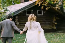 Chết khiếp phong tục nhổ nước bọt vào cô dâu trong ngày cưới