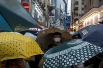 Biểu tình ở Hong Kong: Tổng thống Trump cảnh báo Trung Quốc