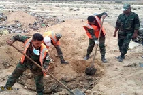 Kinh hoàng những hố chôn tập thể nạn nhân IS tại Raqqa