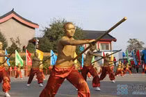 Xem võ sinh Thiếu Lâm biểu diễn tuyệt kỹ công phu