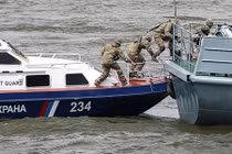 Nga lại bắt giữ loạt tàu đánh cá trái phép của Triều Tiên