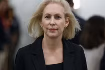 Nữ nghị sĩ Mỹ tuyên bố tranh cử Tổng thống 2020 là ai?