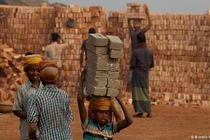 "Tuổi thơ bị đánh cắp" của lao động trẻ em Bangladesh