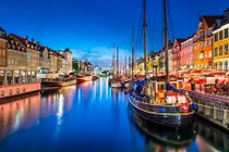 Đầu năm thăm 9 thành phố nổi xinh đẹp trên thế giới