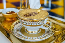 Cappuccino phủ bột vàng và 7 món ăn xa hoa ở Dubai