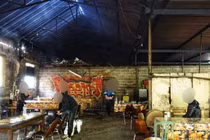 Người Việt làm gì trước các chuyến vượt biên mỗi đêm sang Anh?