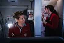 Những “góc khuất” của tiếp viên hàng không Virgin Airlines