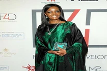 Quen sống xa hoa, bà Mugabe ra sao sau khi chồng mất chức?