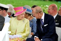 Chuyên gia ngôn ngữ “giải mã” tình cảm của Nữ hoàng Anh