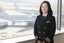 Điều ít biết về nữ cơ trưởng đầu tiên của Nhật Bản