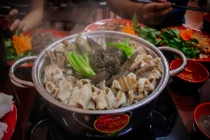 Những đối tượng cần tuyệt đối kiêng ăn lòng lợn 