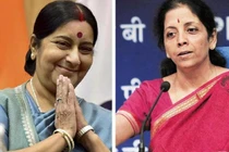 Ngưỡng mộ hai nữ bộ trưởng nổi tiếng của Ấn Độ