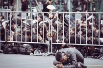 Biển người nghẹn ngào tiễn biệt Vua Bhumibol trong đám tang thế kỷ