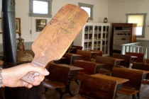 Các nước trên thế giới phạt học sinh thế nào?