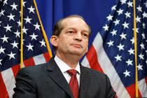 Quan chức Nhà Trắng mới nhất "rời bỏ" Tổng thống Trump là ai?