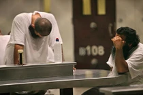 Đột nhập nhà tù khét tiếng Guantanamo của Mỹ