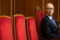 Ai mới là người nắm quyền thực sự ở Ukraine?