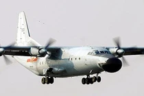 Rơi máy bay quân sự Trung Quốc, 12 người tử nạn