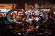 Ngột ngạt cuộc sống chen chúc ở thủ đô Manila 