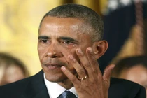 Giọt nước mắt bất lực của ông Obama sau các vụ xả súng ở Mỹ