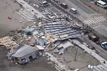 Nhật Bản tan hoang sau khi siêu bão Faxai càn quét