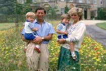 Nhìn lại khoảnh khắc hạnh phúc trong cuộc đời Công nương Diana