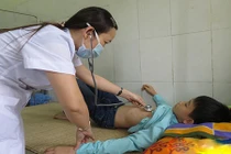 Thêm 37 học sinh Nghệ An ngộ độc do ăn quả ngô đồng