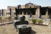 Iraq cắt đường tiếp tế cuối cùng của IS đến Ramadi