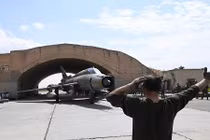 Cận cảnh căn cứ Shayrat hoạt động trở lại sau vụ không kích