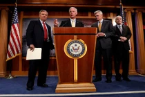 Thượng viện Mỹ thông qua lệnh trừng phạt Nga, Iran và Triều Tiên