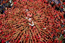 Ngoạn mục cuộc thi xây tháp người độc đáo ở Tây Ban Nha