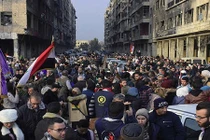 Biển người tuần hành mừng chiến thắng tại thành phố Aleppo