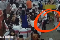 “Soái ca” đi ăn cưới làm hành động bất ngờ khiến ai cũng ngỡ ngàng