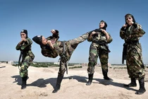 Chùm ảnh những nữ chiến binh ninja đáng gờm ở Iran