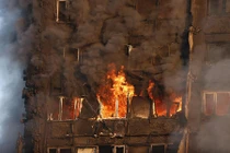 Hiện trường kinh hoàng cháy chung cư 24 tầng ở London