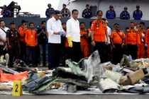 Vụ máy bay rơi ở Indonesia kết thúc tháng 10 đầy biến động