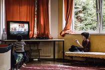 Cuộc sống người tị nạn Afghanistan trốn trong nhà thờ Đức